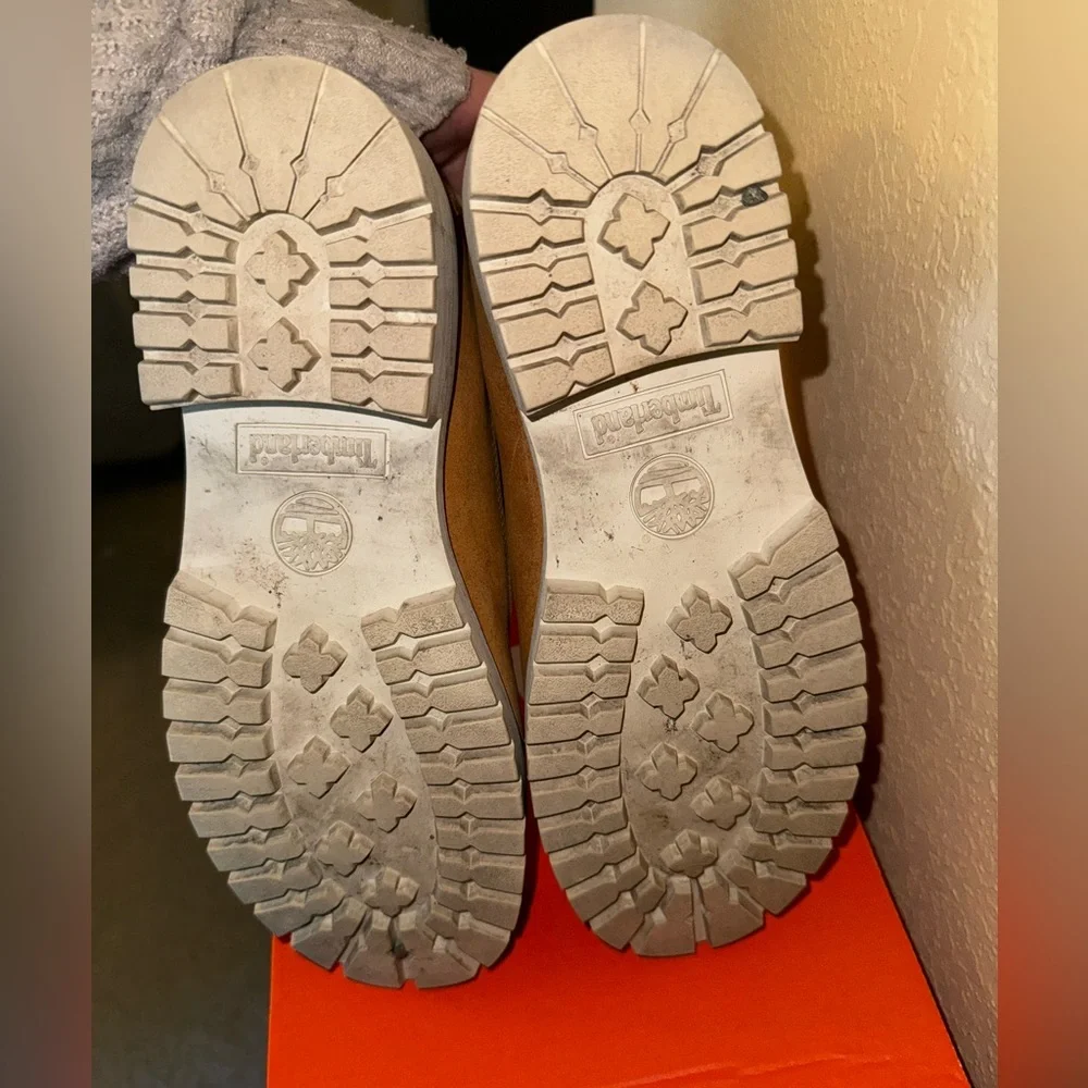 Woman’s Timberlands - Picture 7 of 13